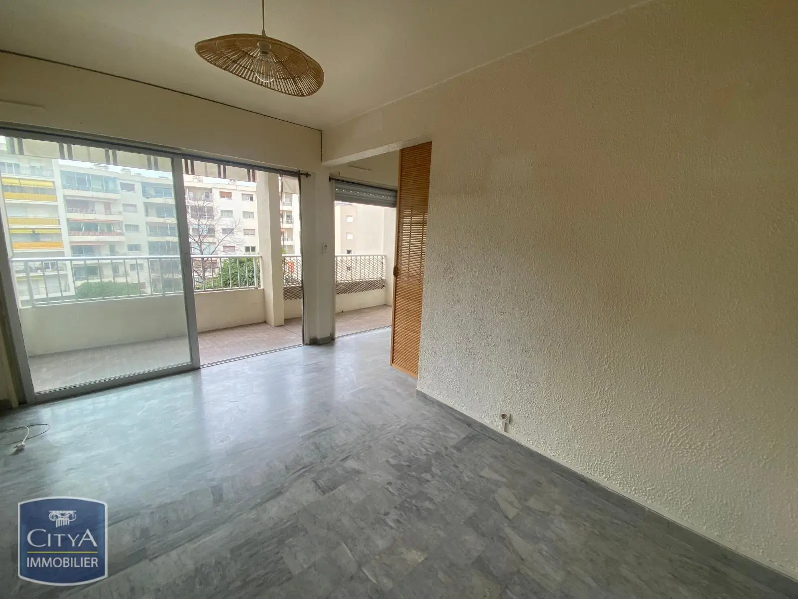 Photo 1 Appartement 1 pièce 33.28m²