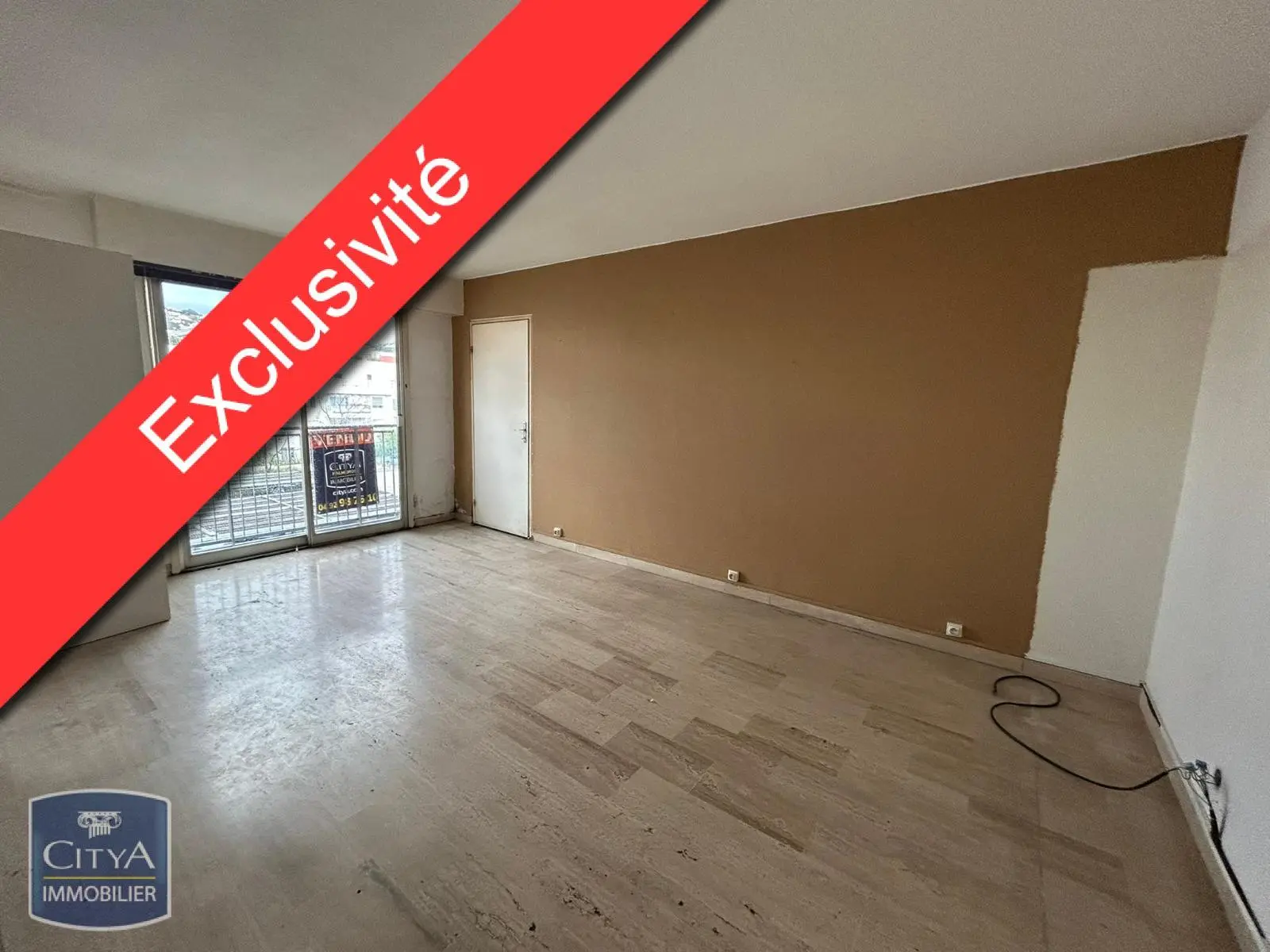 Photo 1 Appartement 1 pièce 28m²