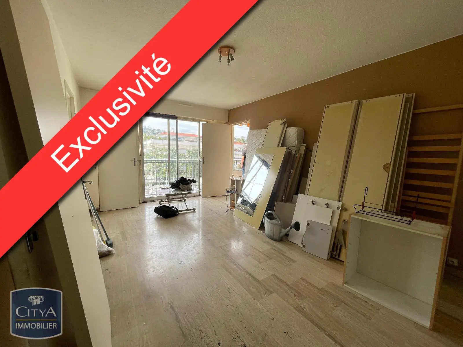 Photo 1 Appartement 1 pièce 28m²