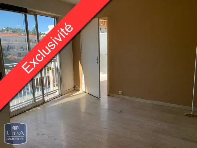 Photo 1 Appartement 1 pièce 28m²