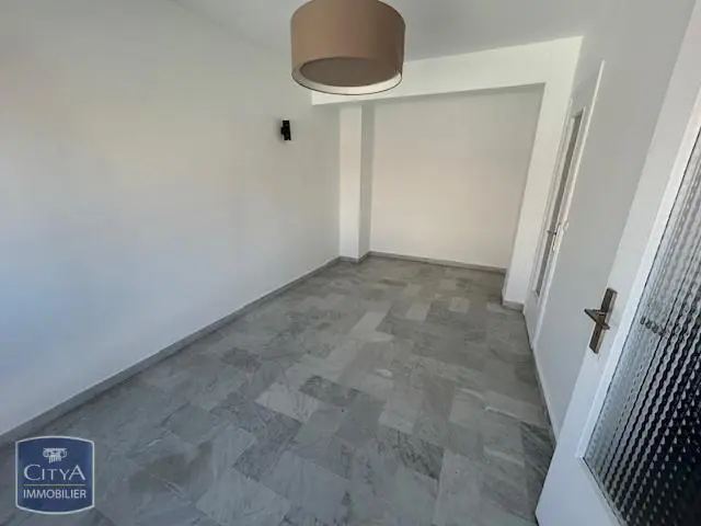 Photo 2 Appartement 1 pièce 28m²