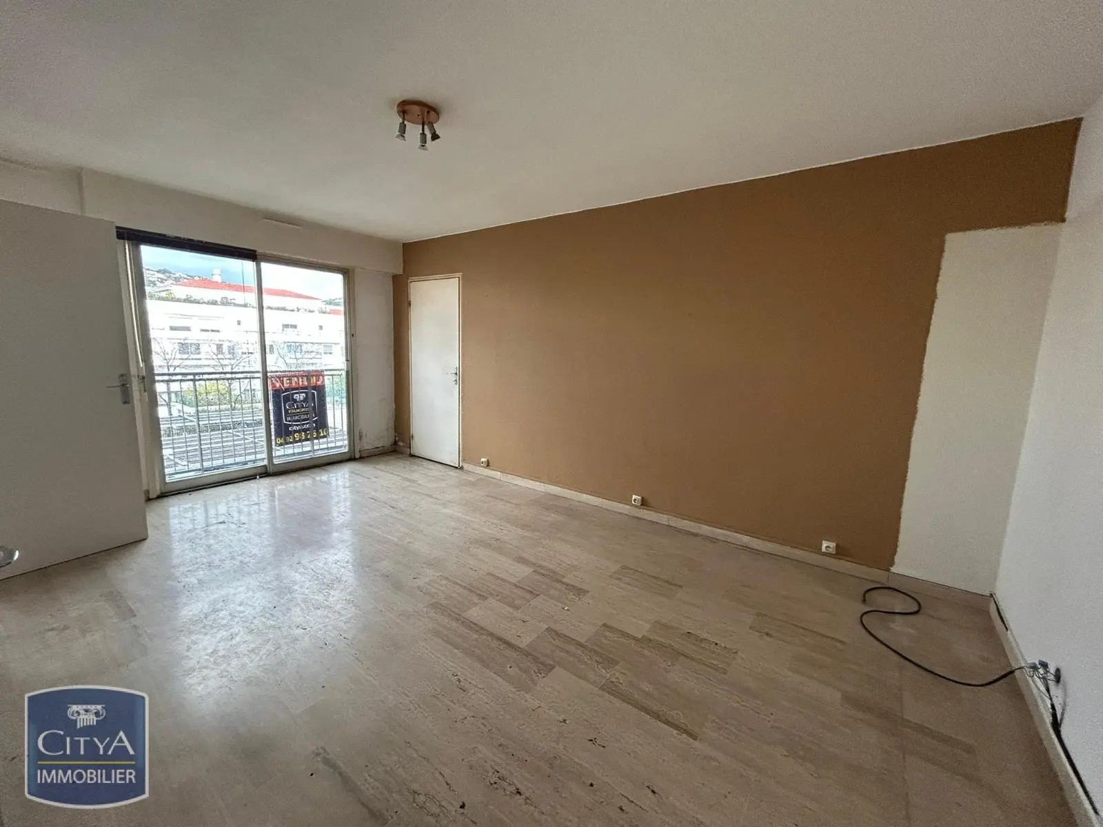 Photo 2 Appartement 1 pièce 28m²