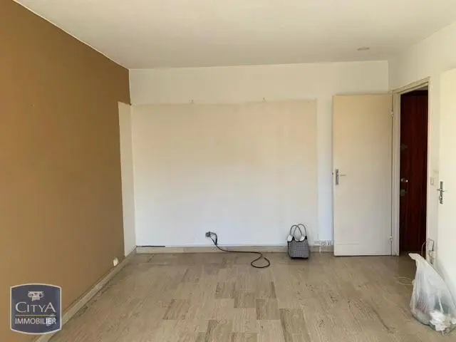 Photo 1 Appartement 1 pièce 28m²