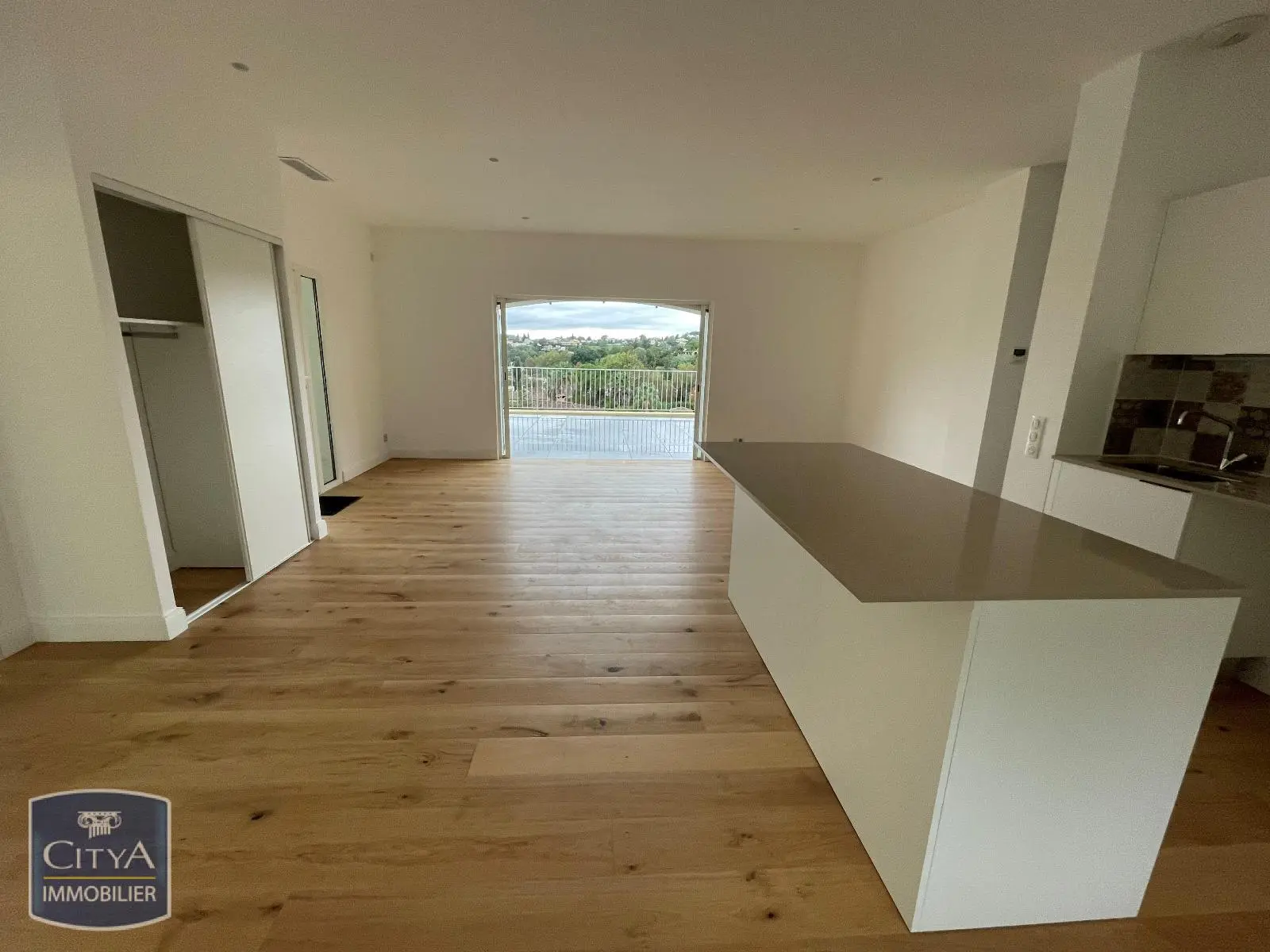 Photo 4 Appartement 4 pièces 111.71m²