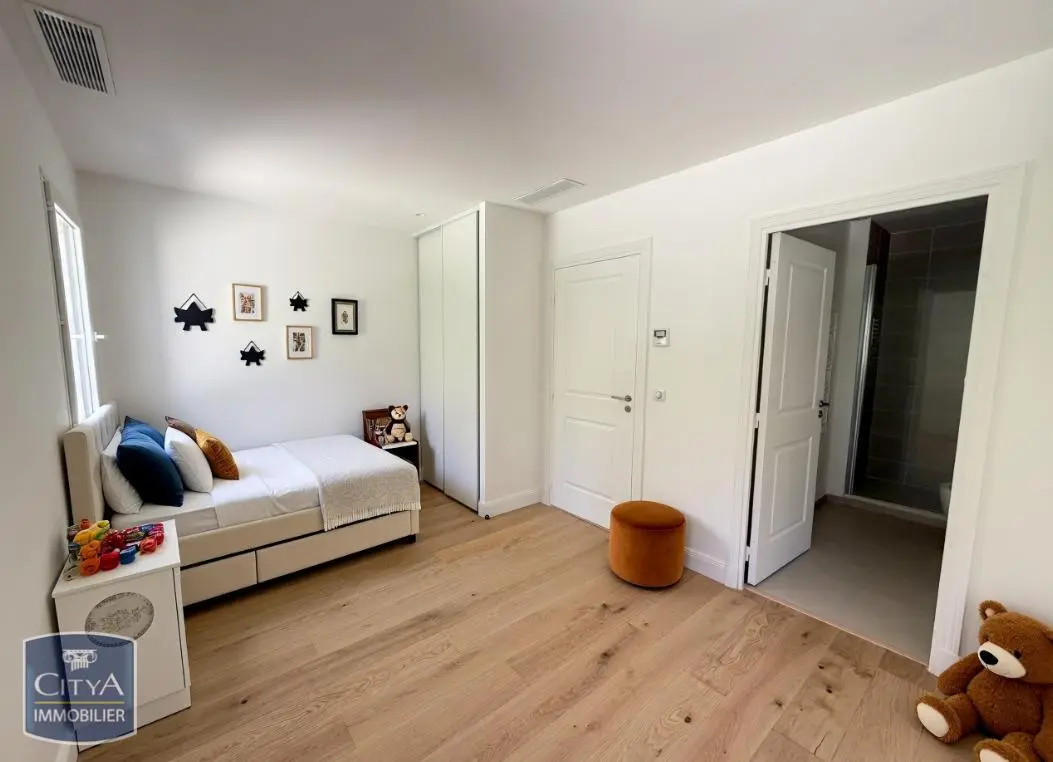 Photo 14 Appartement 4 pièces 122.95m²