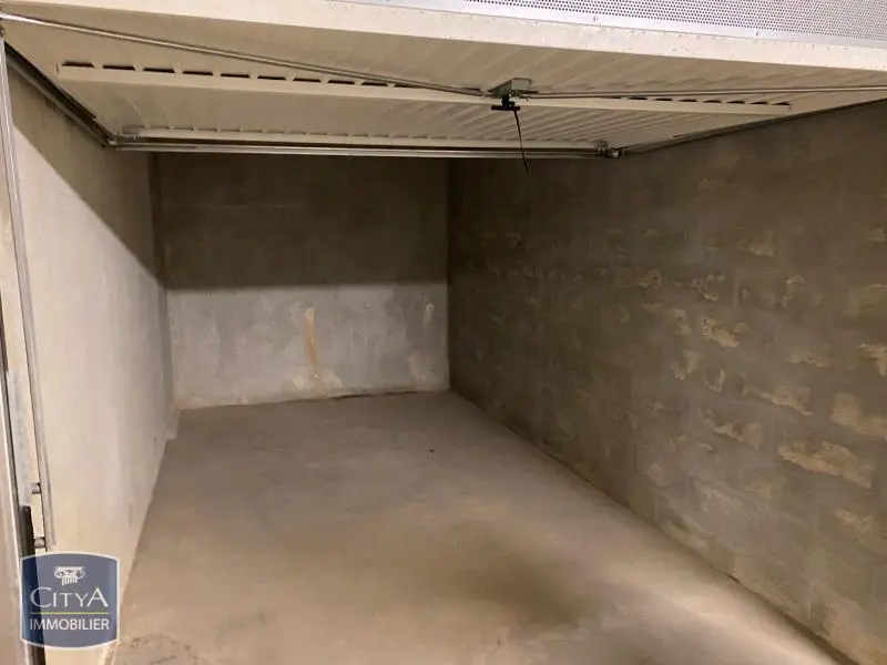 Photo 1 Parking 13m²