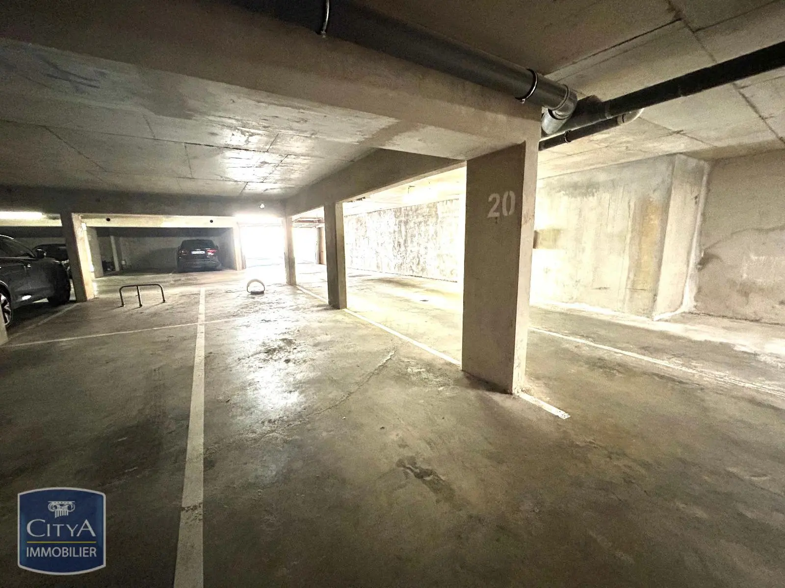 Photo 2 Parking
