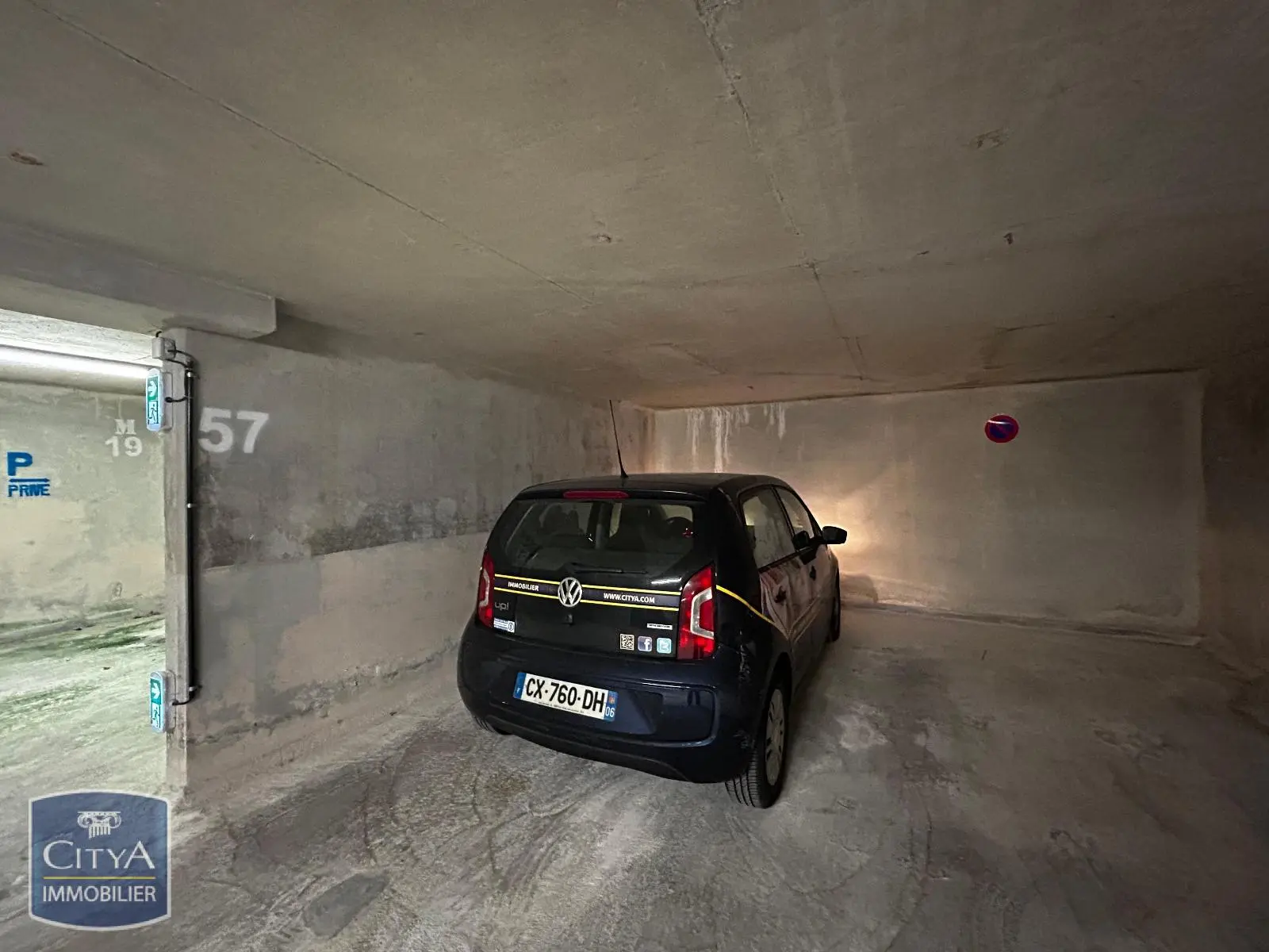 Photo 4 Parking