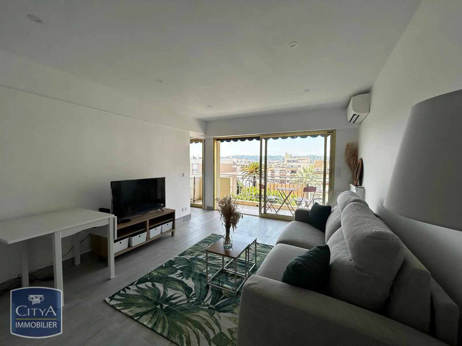 Photo 1 Appartement 1 pièce 28.14m²