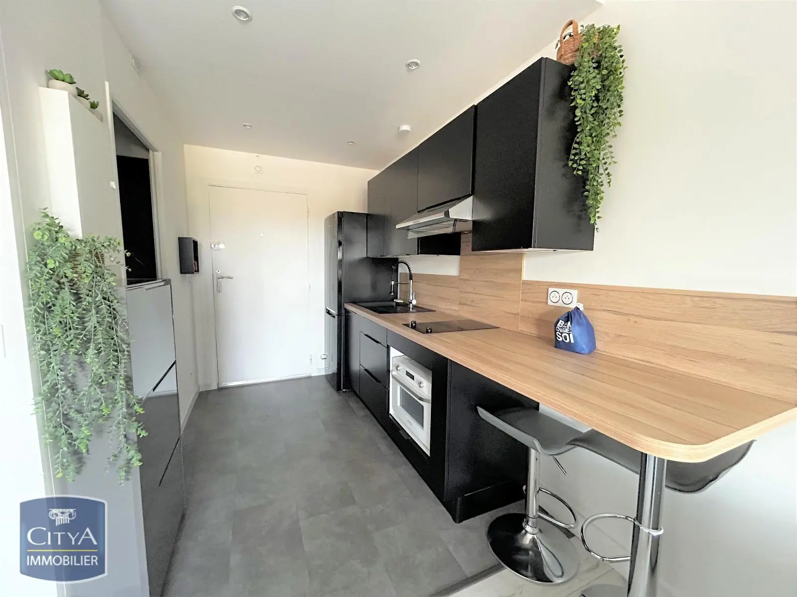 Photo 2 Appartement 1 pièce 30.48m²