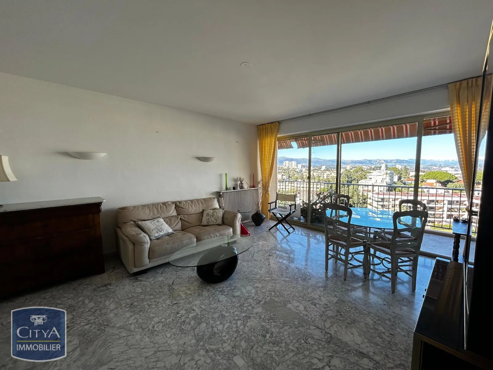 Photo 2 Appartement 3 pièces 77m²