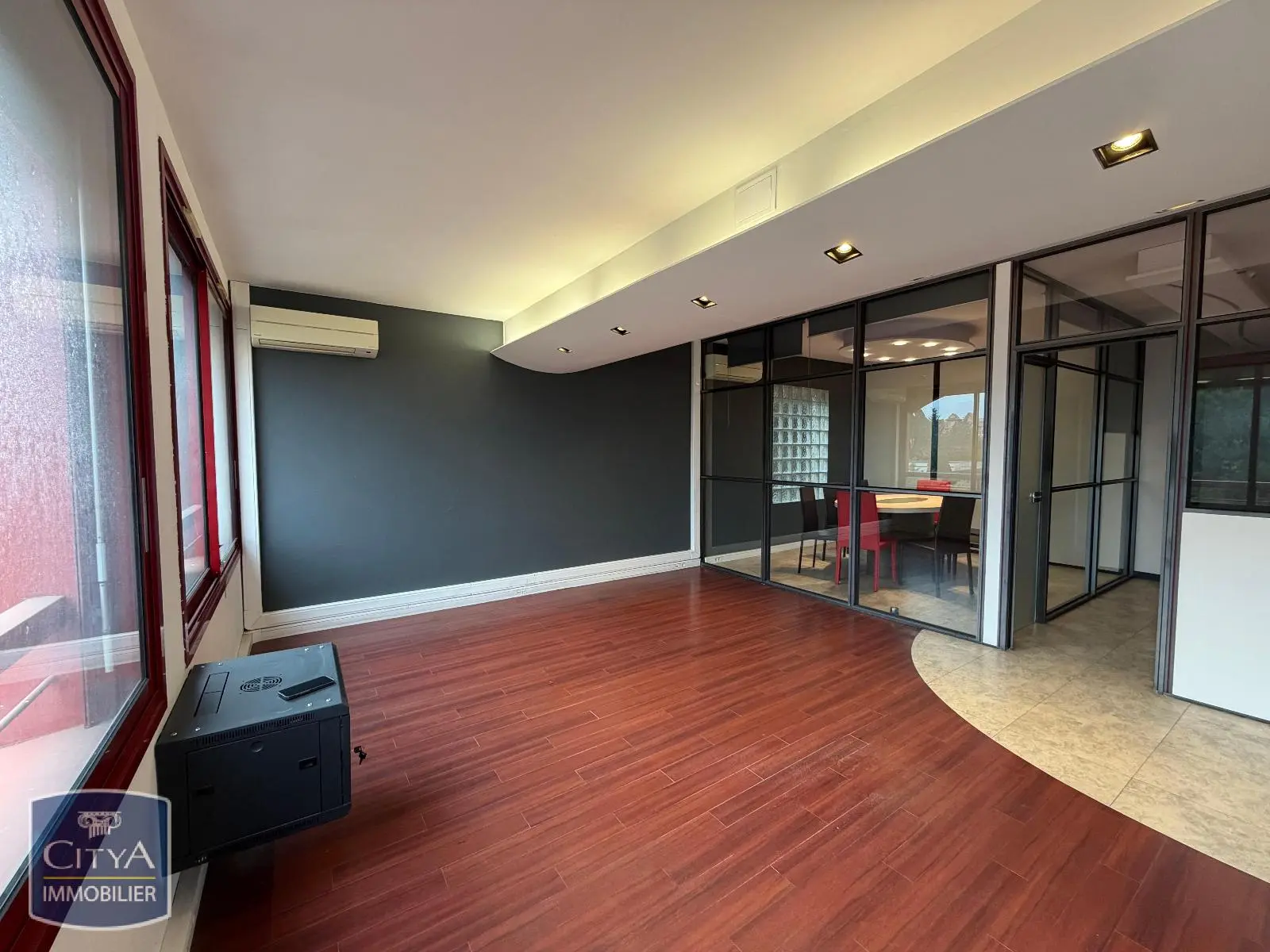 Photo 1 Local Commercial 46.9m²