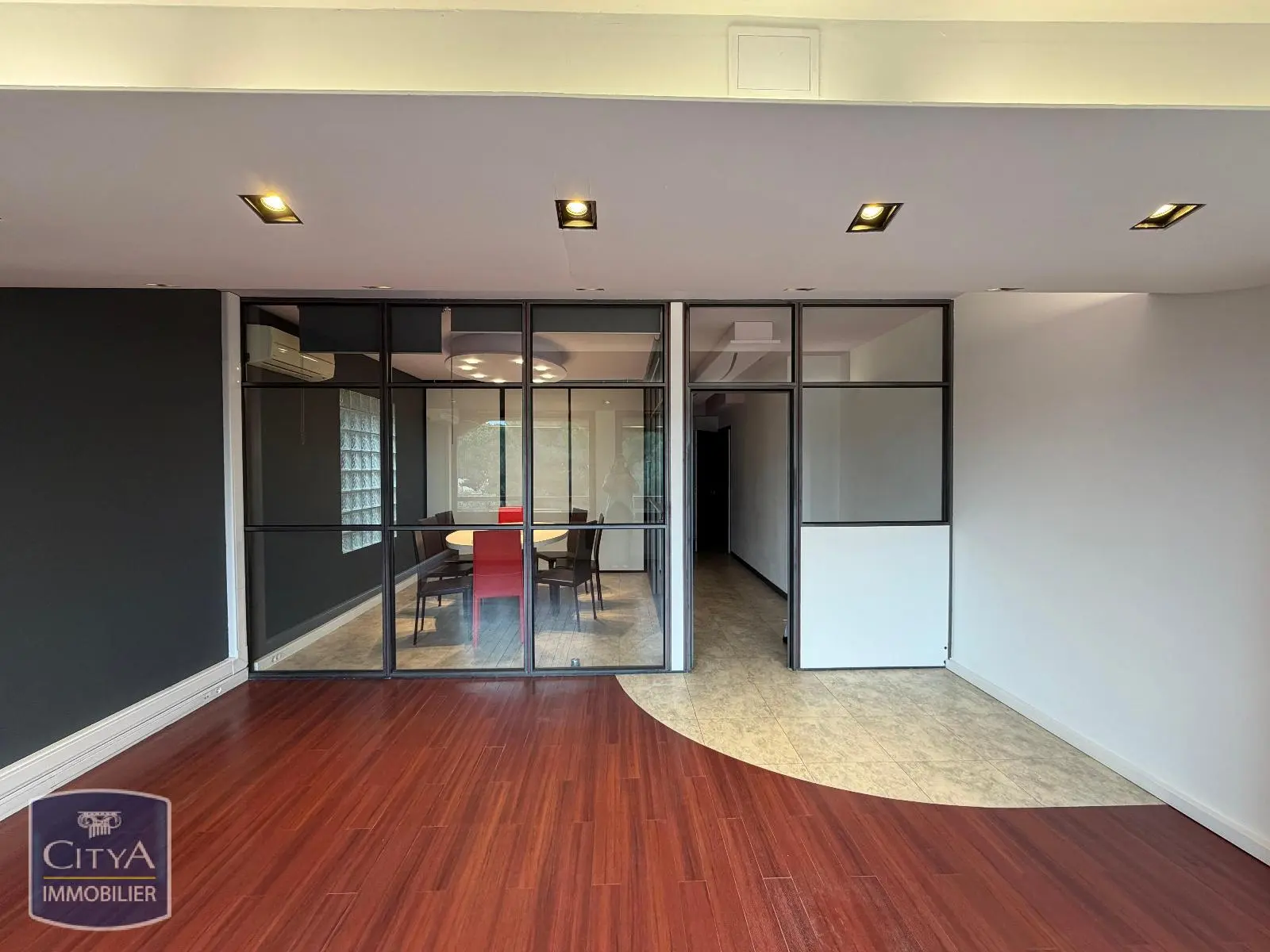 Photo 3 Local Commercial 46.9m²