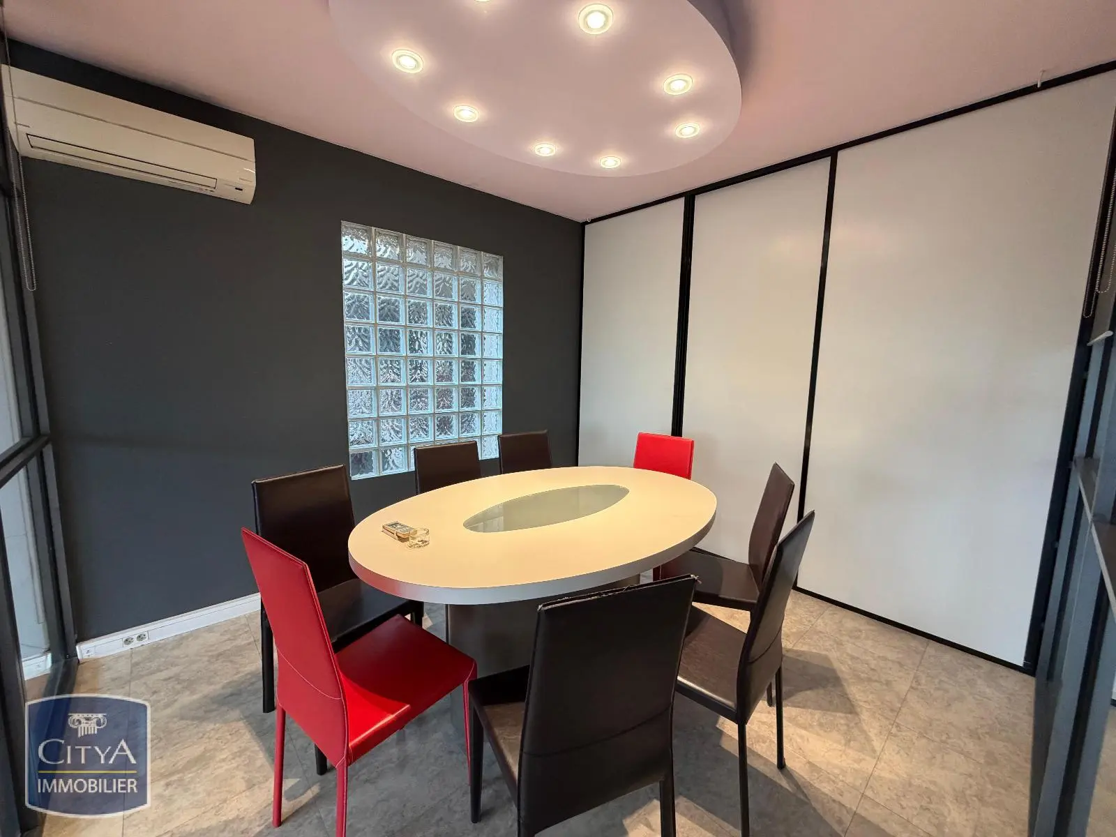 Photo 2 Local Commercial 46.9m²