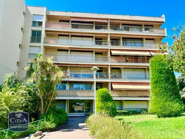 Photo 2 Appartement 1 pièce 26m²