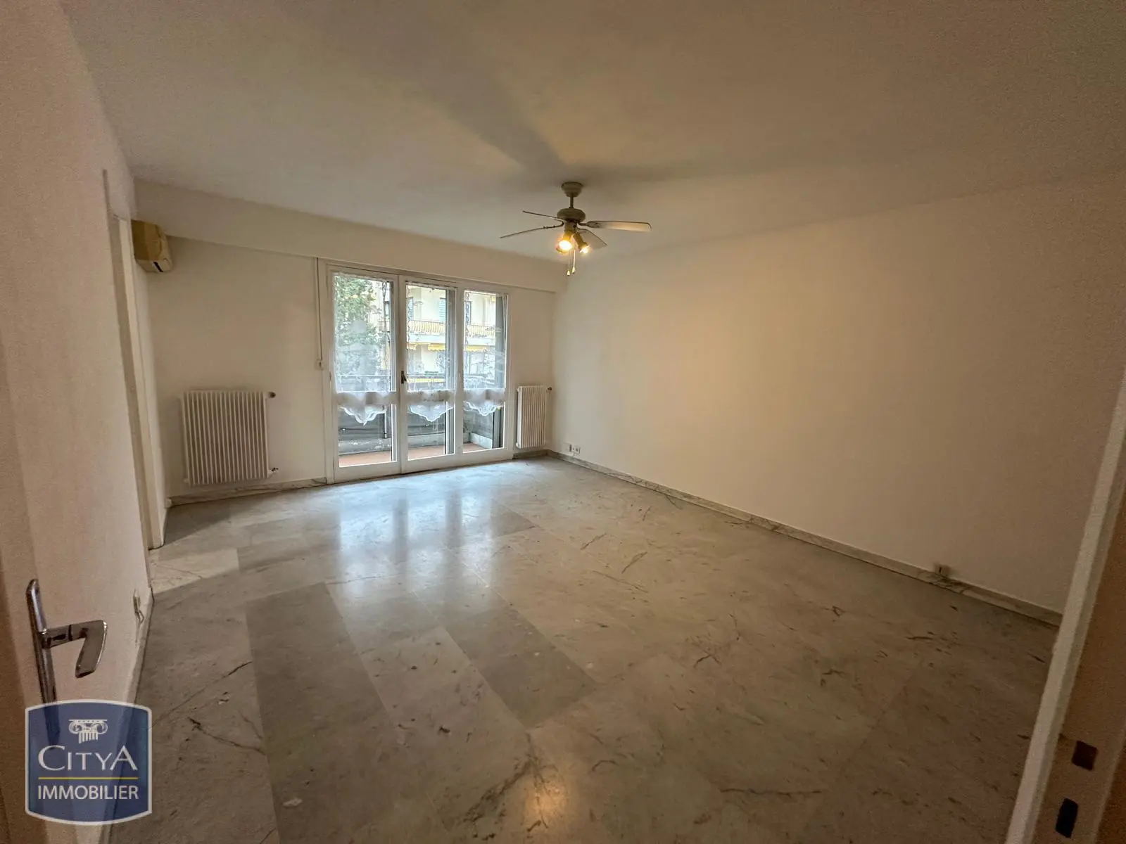 Photo 2 Appartement 1 pièce 36m²