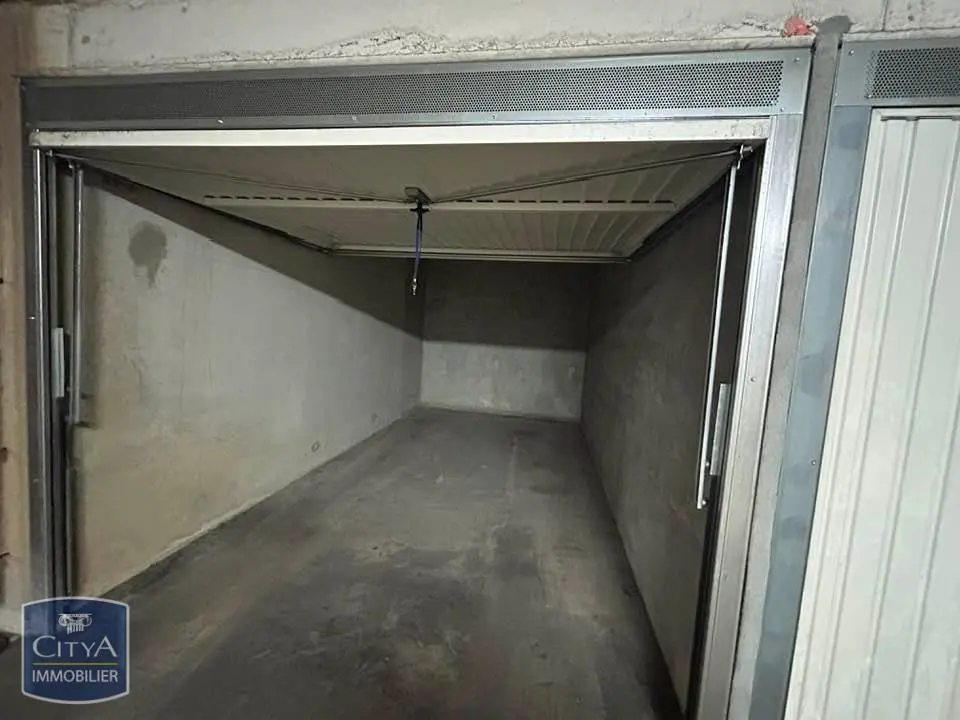 Photo 1 Parking 13m²