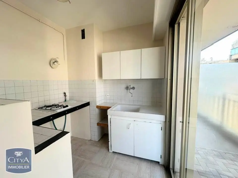 Photo 2 Appartement 1 pièce 28m²