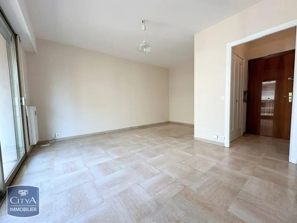 Photo 3 Appartement 1 pièce 28m²