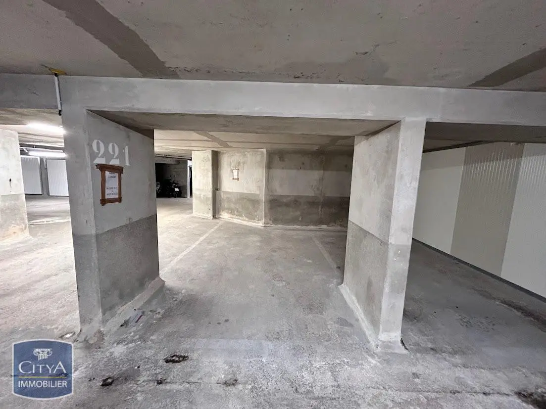 Photo 1 Parking