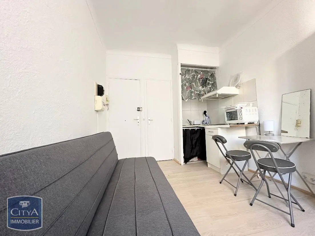 Photo 2 Appartement 1 pièce 12.28m²