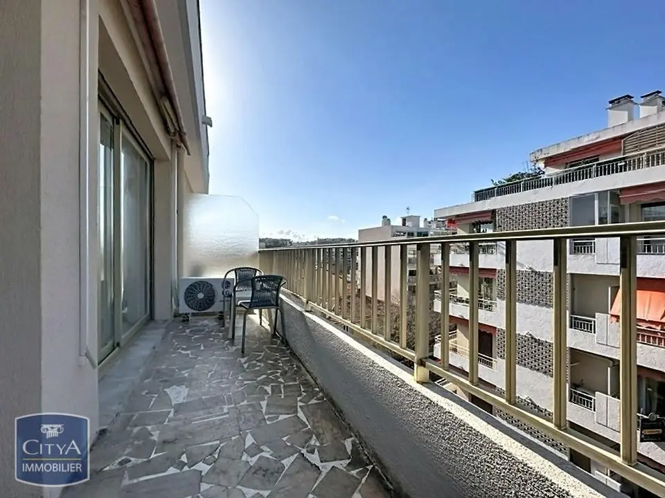 Photo 3 Appartement 1 pièce 27.86m²