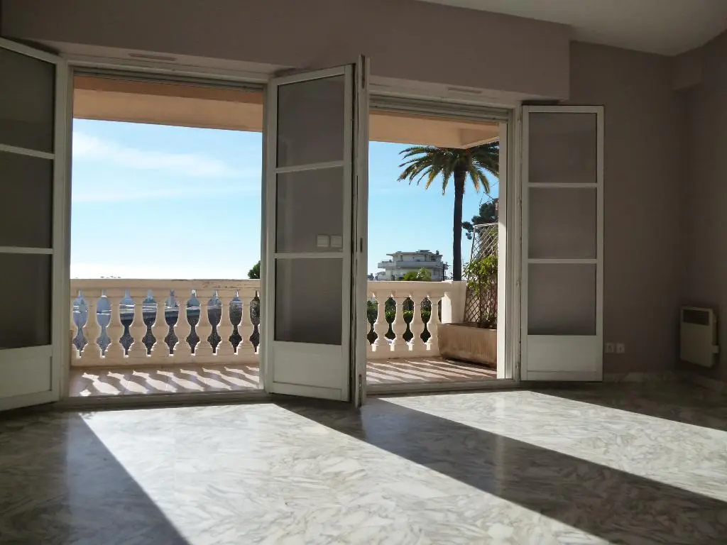 A LOUER 3 PIECES CIMIEZ AVEC GARAGE PISCINE ET TERRASSE 06000