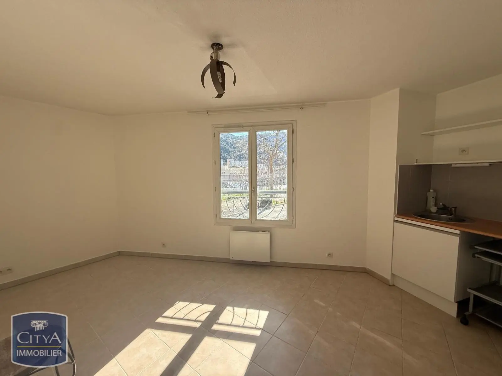 Photo 1 Appartement 1 pièce 19.04m²