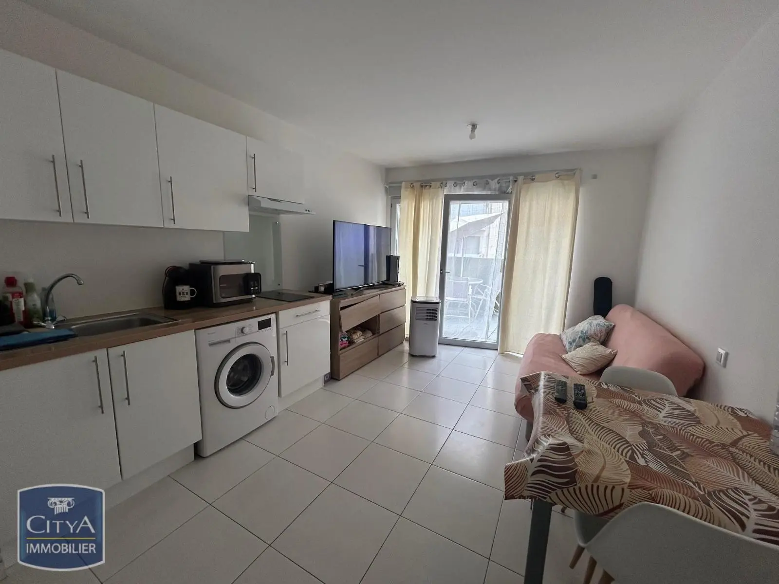 Photo 1 Appartement 1 pièce 24.06m²