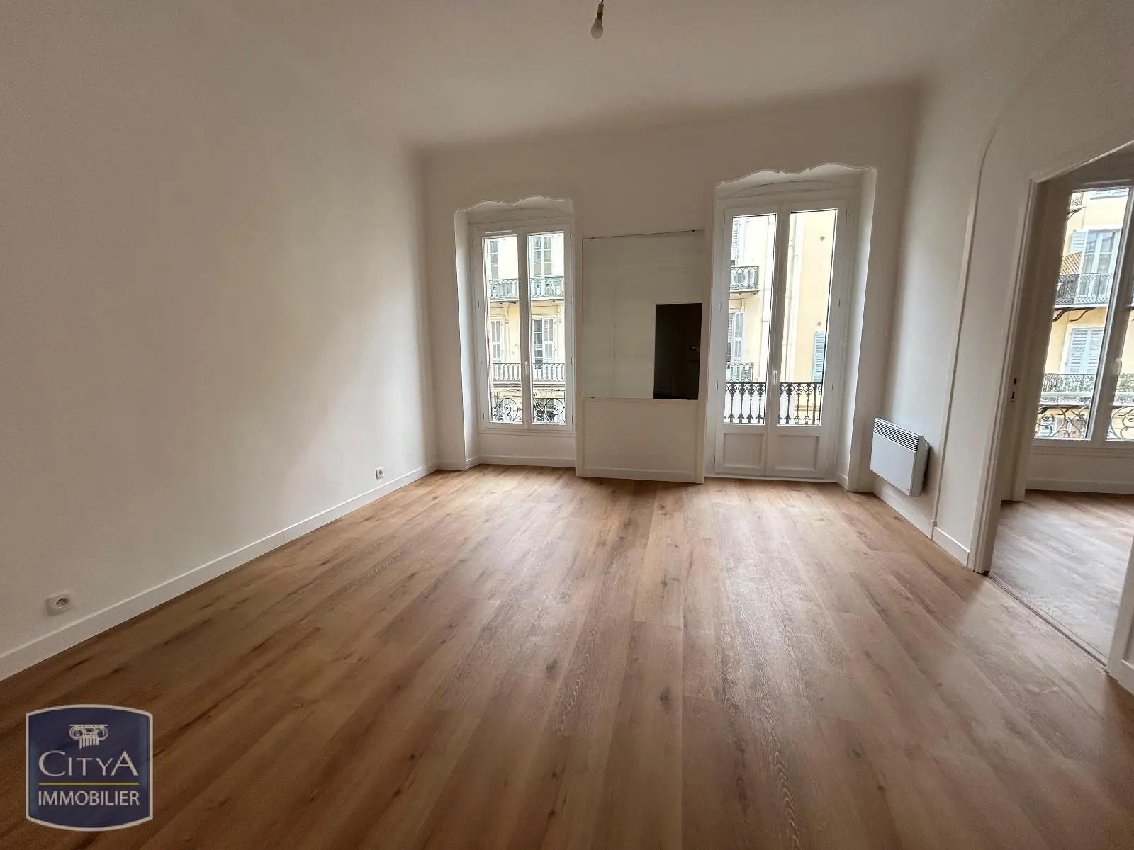 Photo 1 Local Commercial 100m²