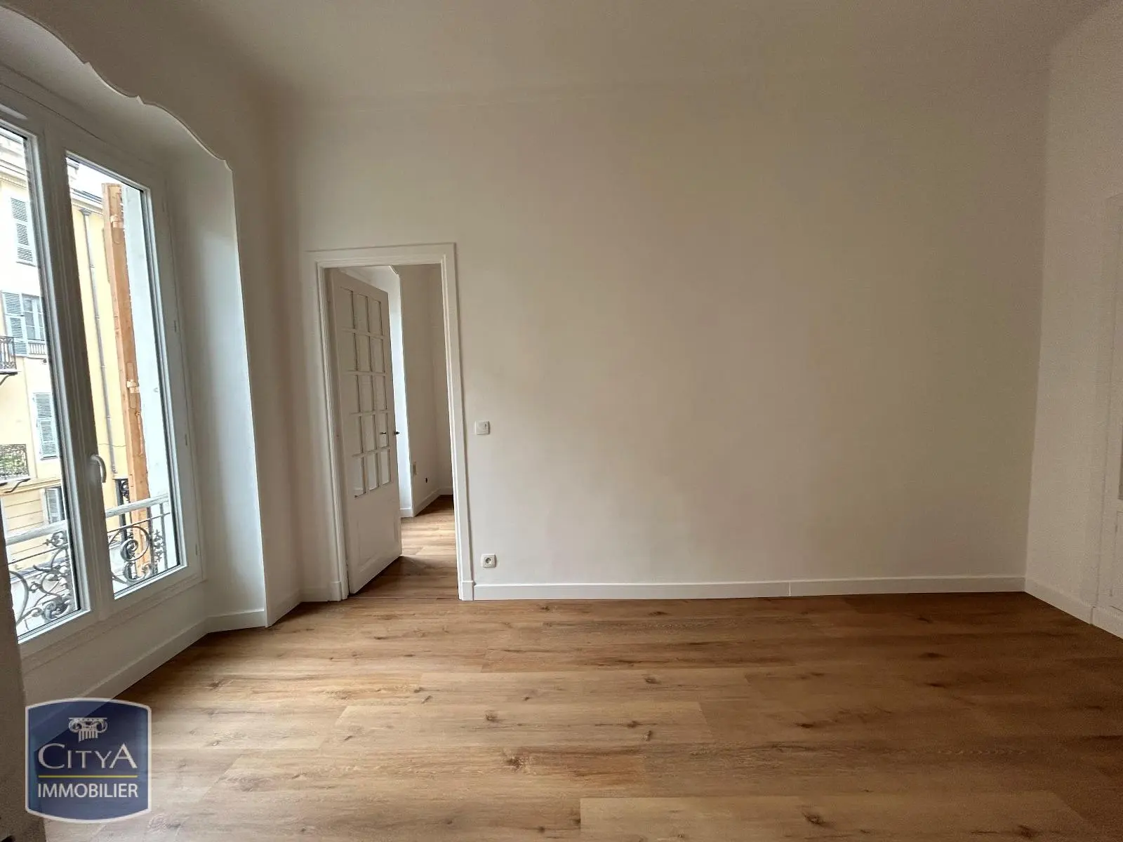 Photo 2 Local Commercial 100m²