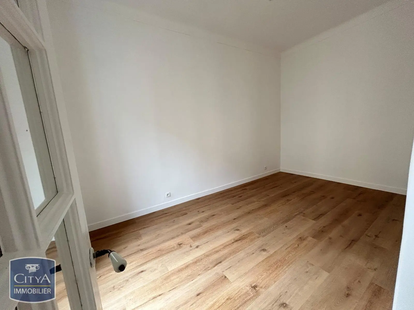 Photo 3 Local Commercial 100m²