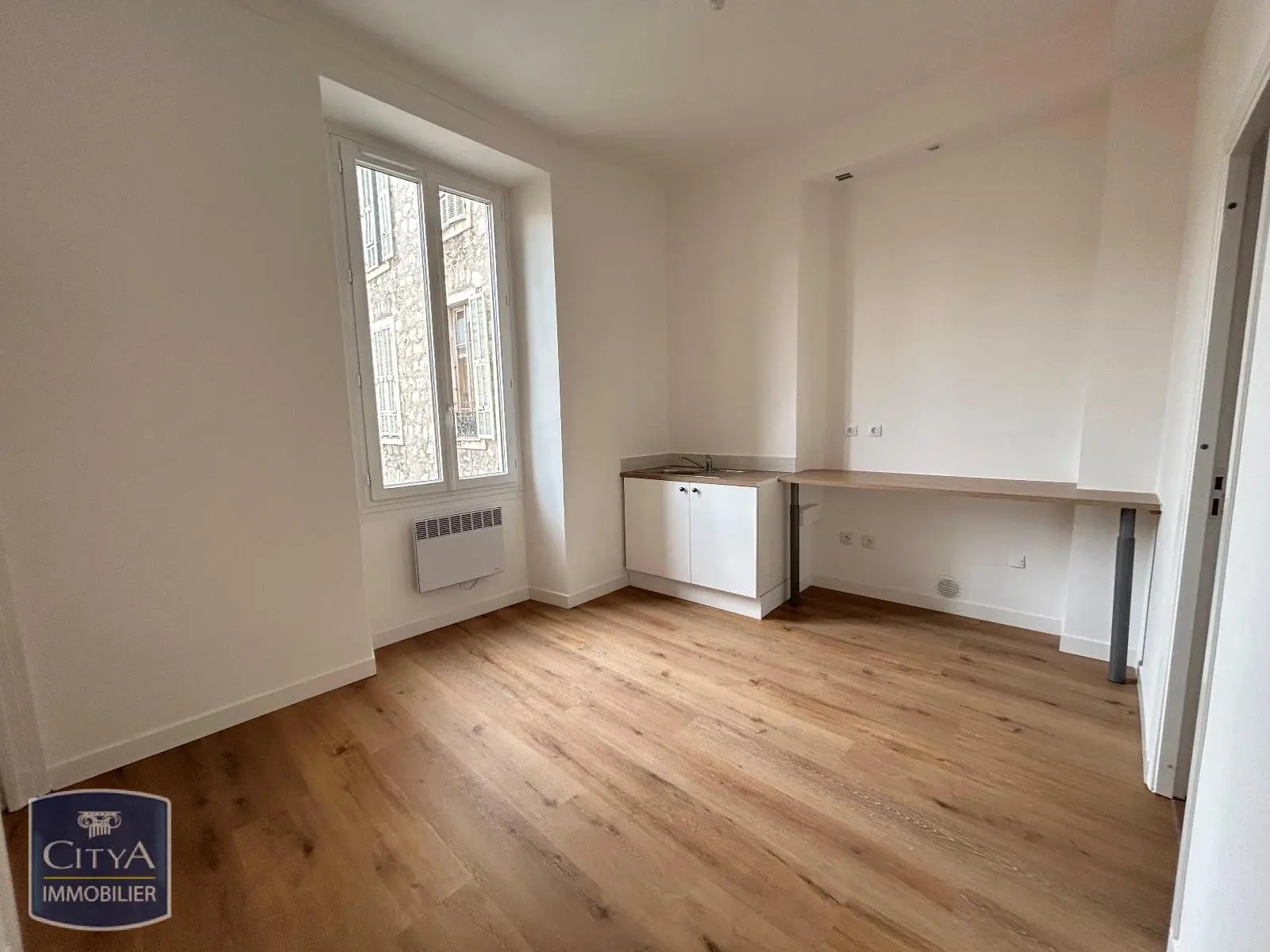 Photo 6 Local Commercial 100m²