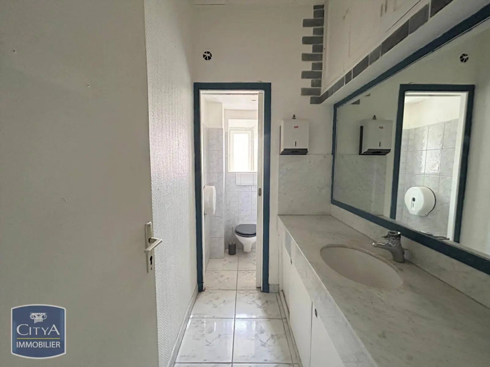 Photo 2 Local Commercial 96m²