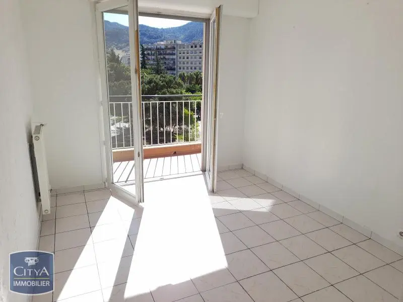 Photo 4 Appartement 4 pièces 74.42m²