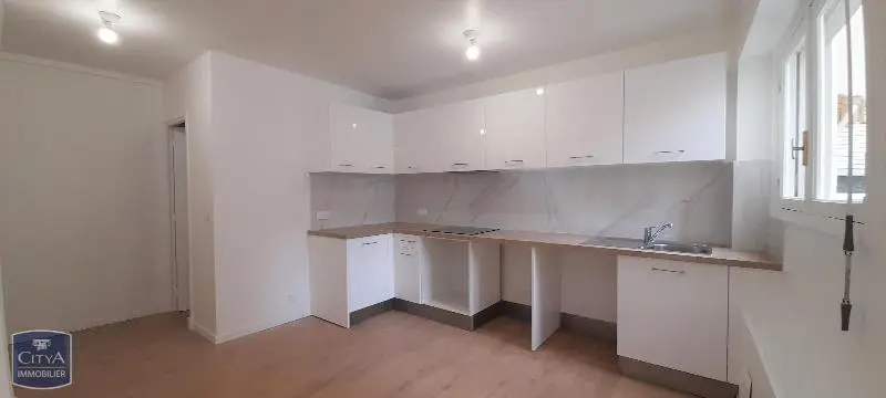 A LOUER T2 RENOVE NICE(06100)