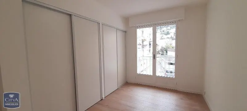 A LOUER T2 RENOVE NICE(06100)