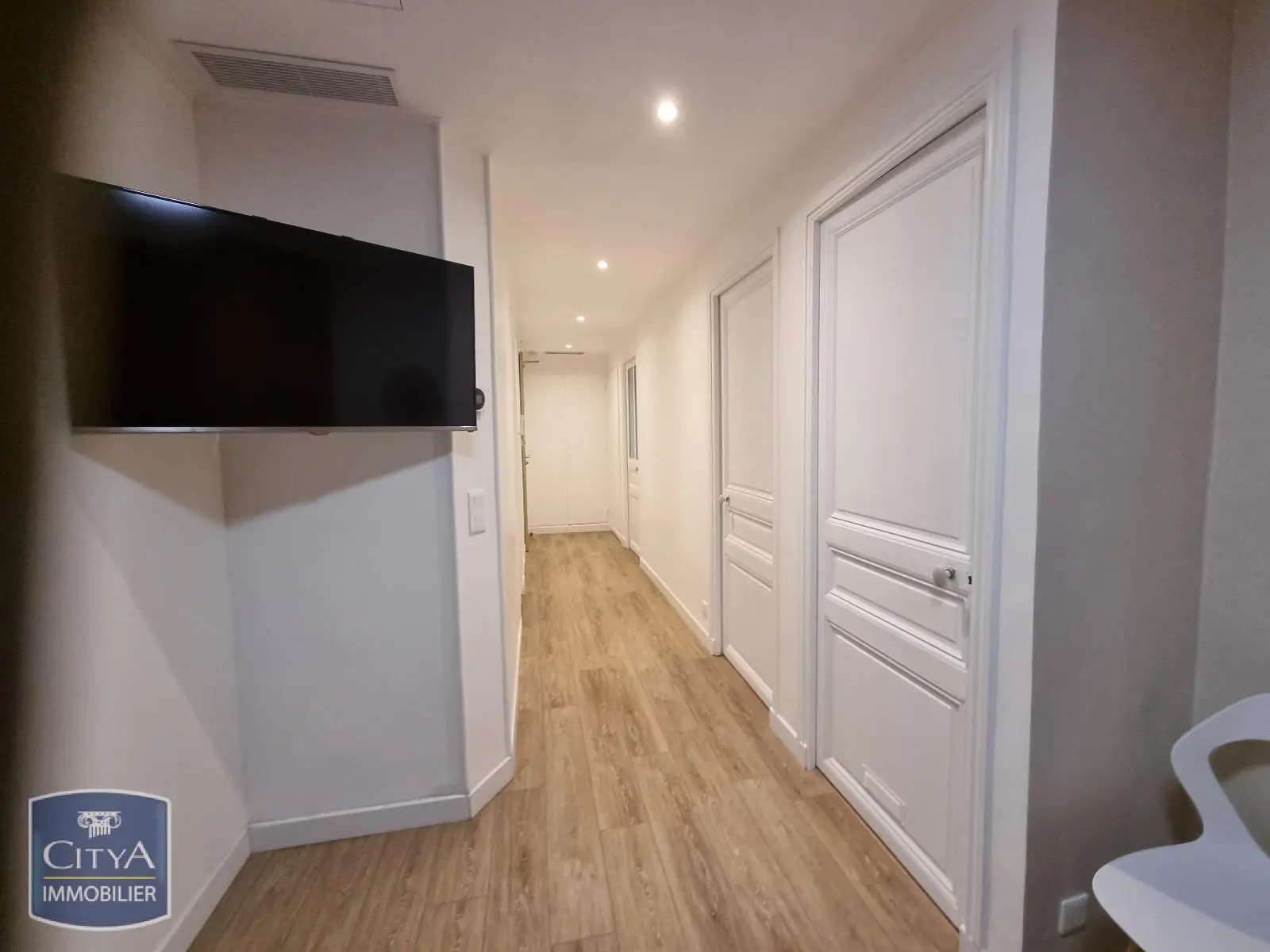 Photo 3 Local Professionnel 1 pièce