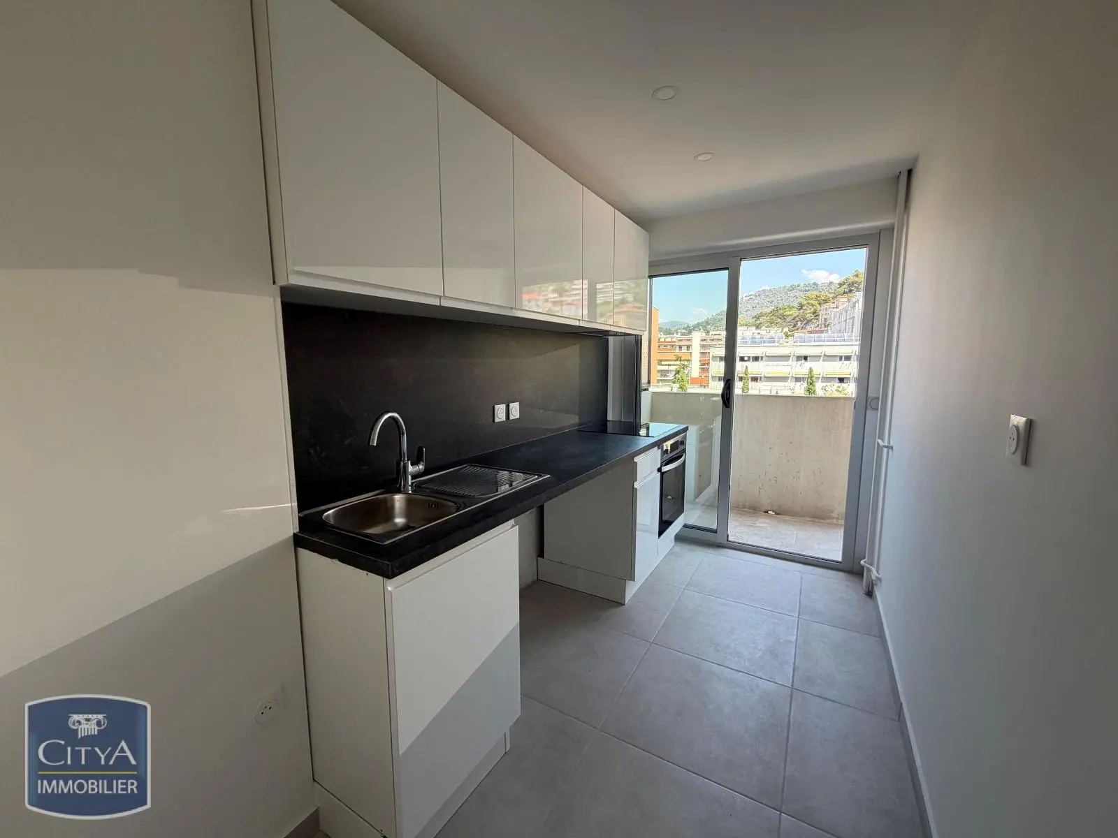 Photo 2 Appartement 1 pièce 33.22m²