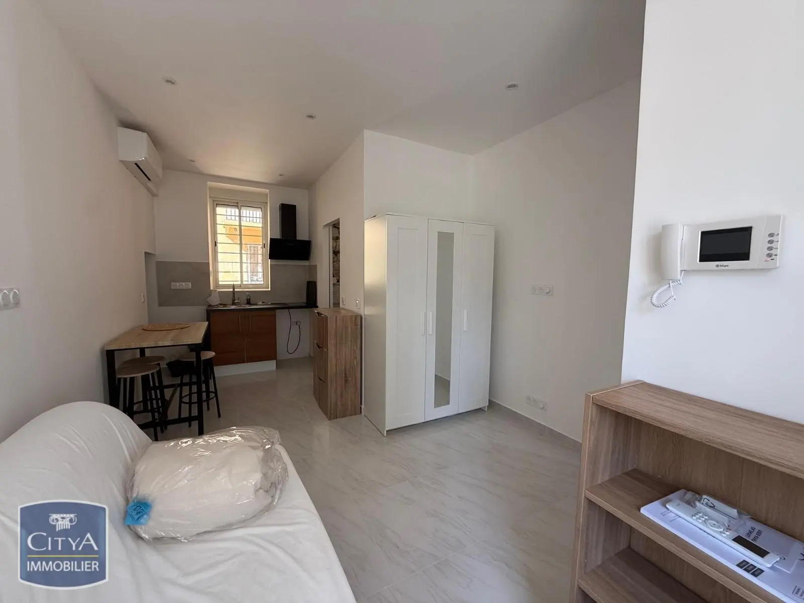 Photo 2 Appartement 1 pièce 17.01m²