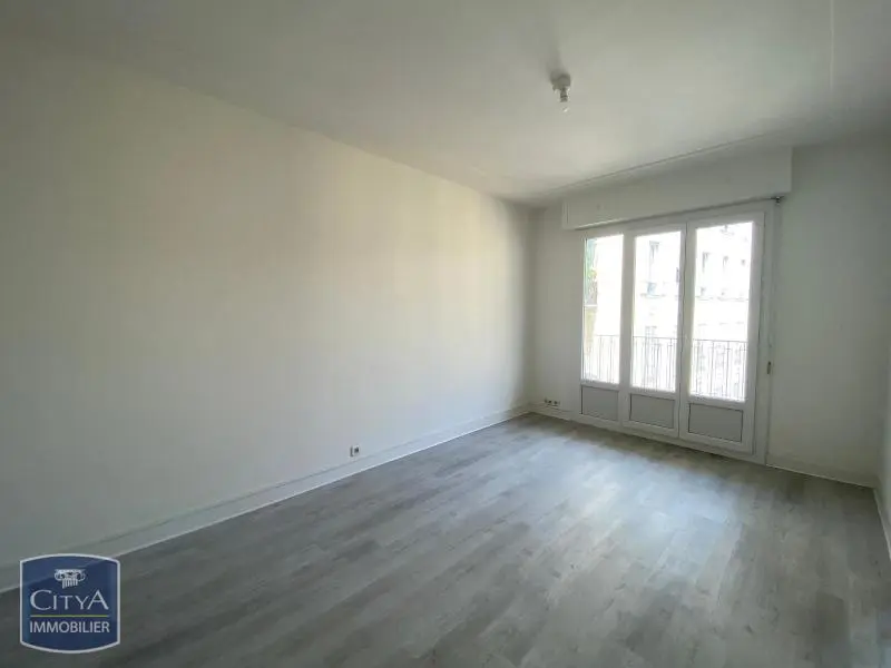 Photo 2 Appartement 1 pièce 27.19m²