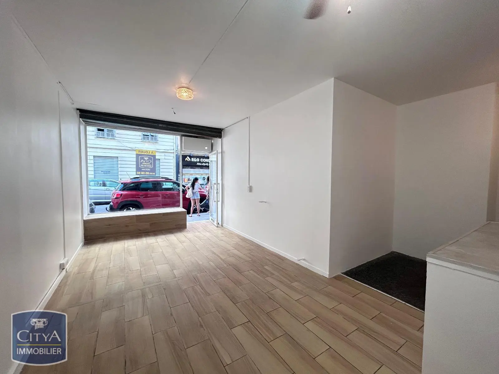 Photo 2 Local Commercial 33.2m²