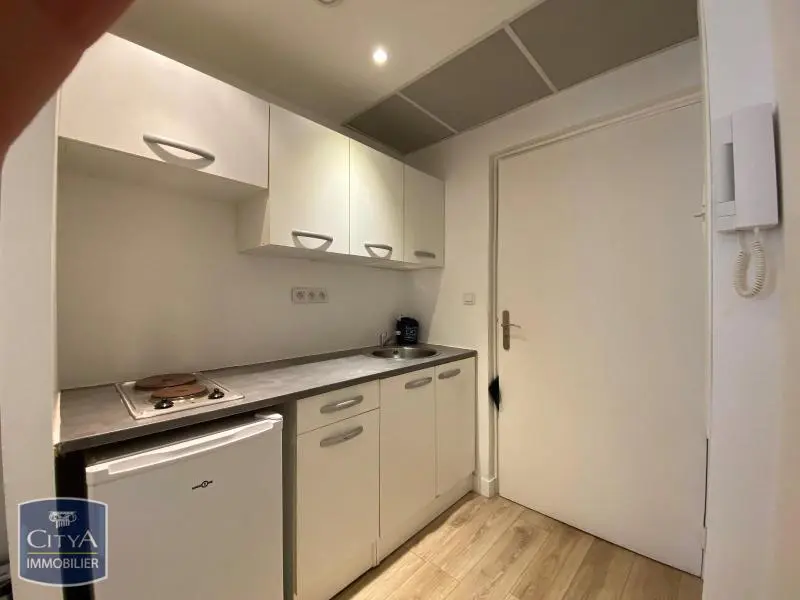 Photo 3 Appartement 1 pièce 14.08m²