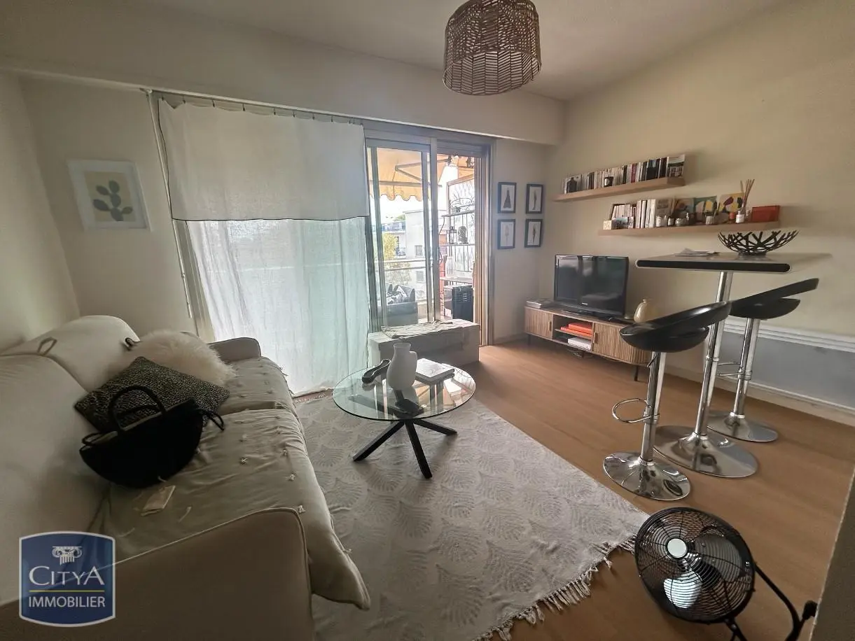 Photo 2 Appartement 1 pièce 26.42m²