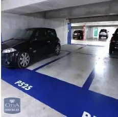 Photo 2 Parking