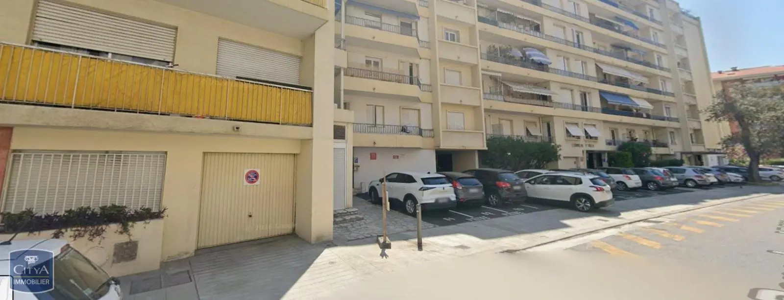 Photo 1 Parking