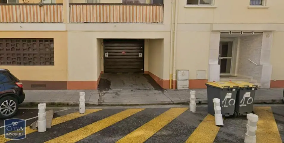 Photo 1 Parking