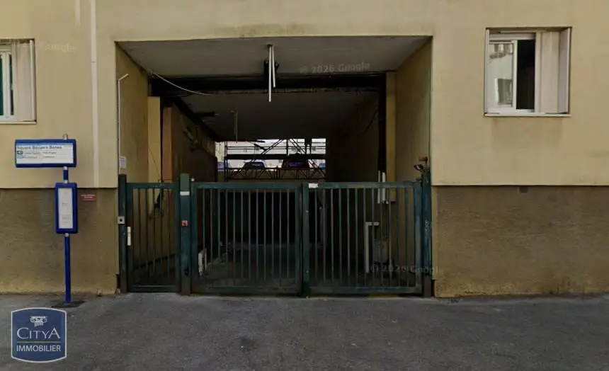 Photo 1 Parking