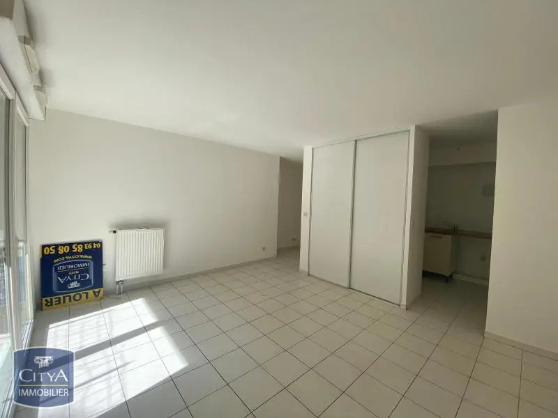 Photo 2 Appartement 1 pièce 25.81m²