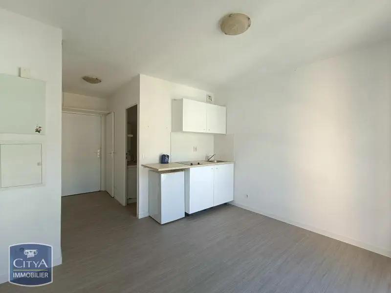 Photo 1 Appartement 1 pièce 20.37m²